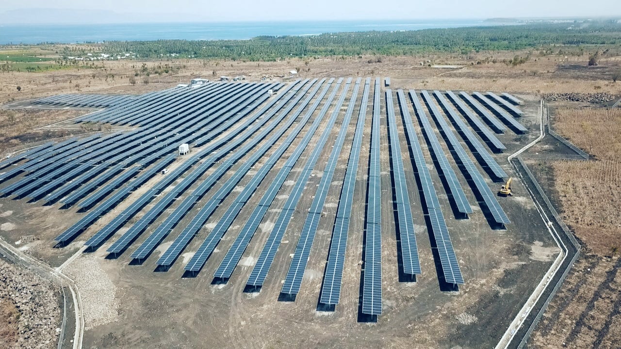 Singapore bets big on power imports